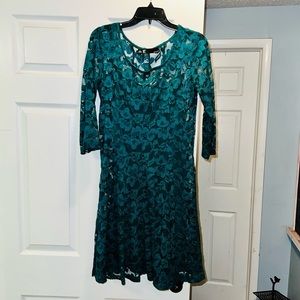LF Leslie Fav 6 Hunter Green Lace Dress
